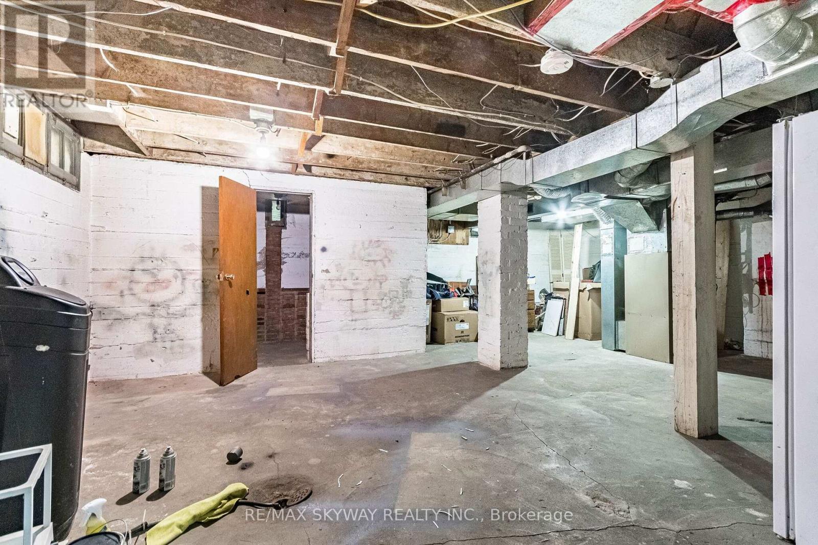 1230 Duke Street Property Photo 41