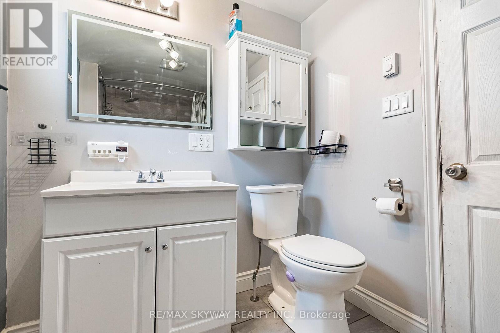 1230 Duke Street Property Photo 43