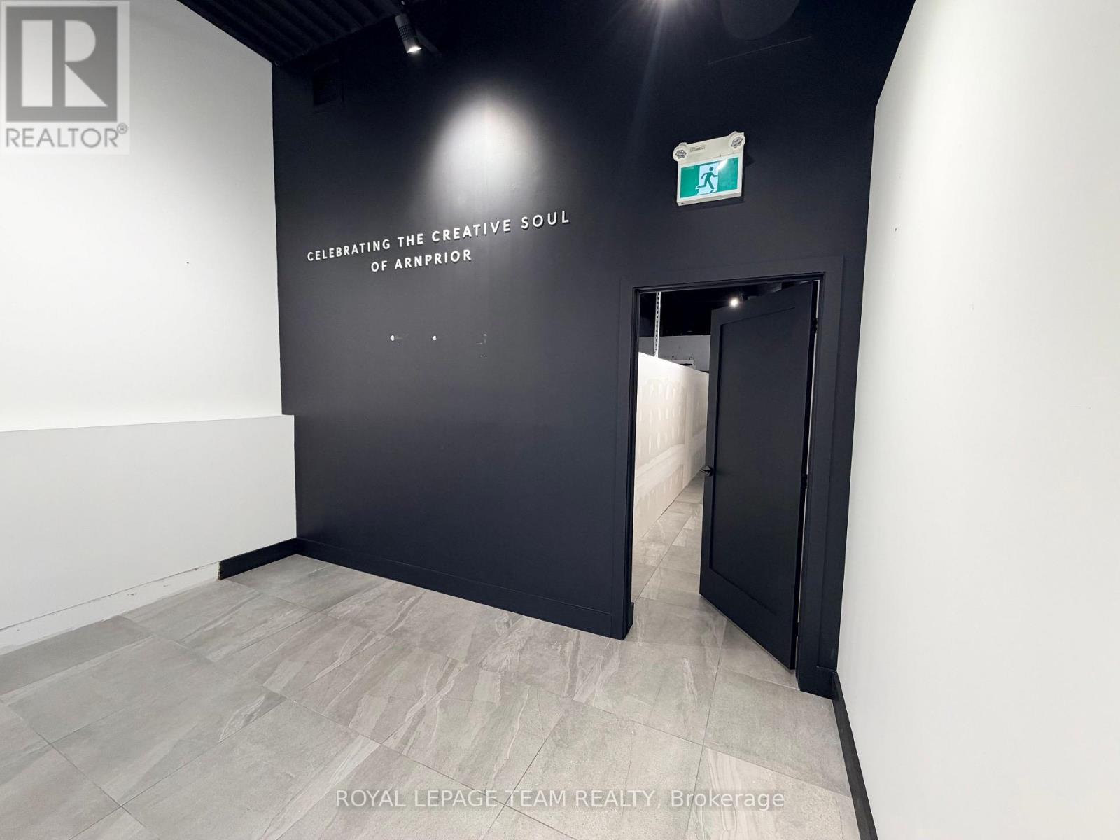 60 Elgin Street W Property Photo 6