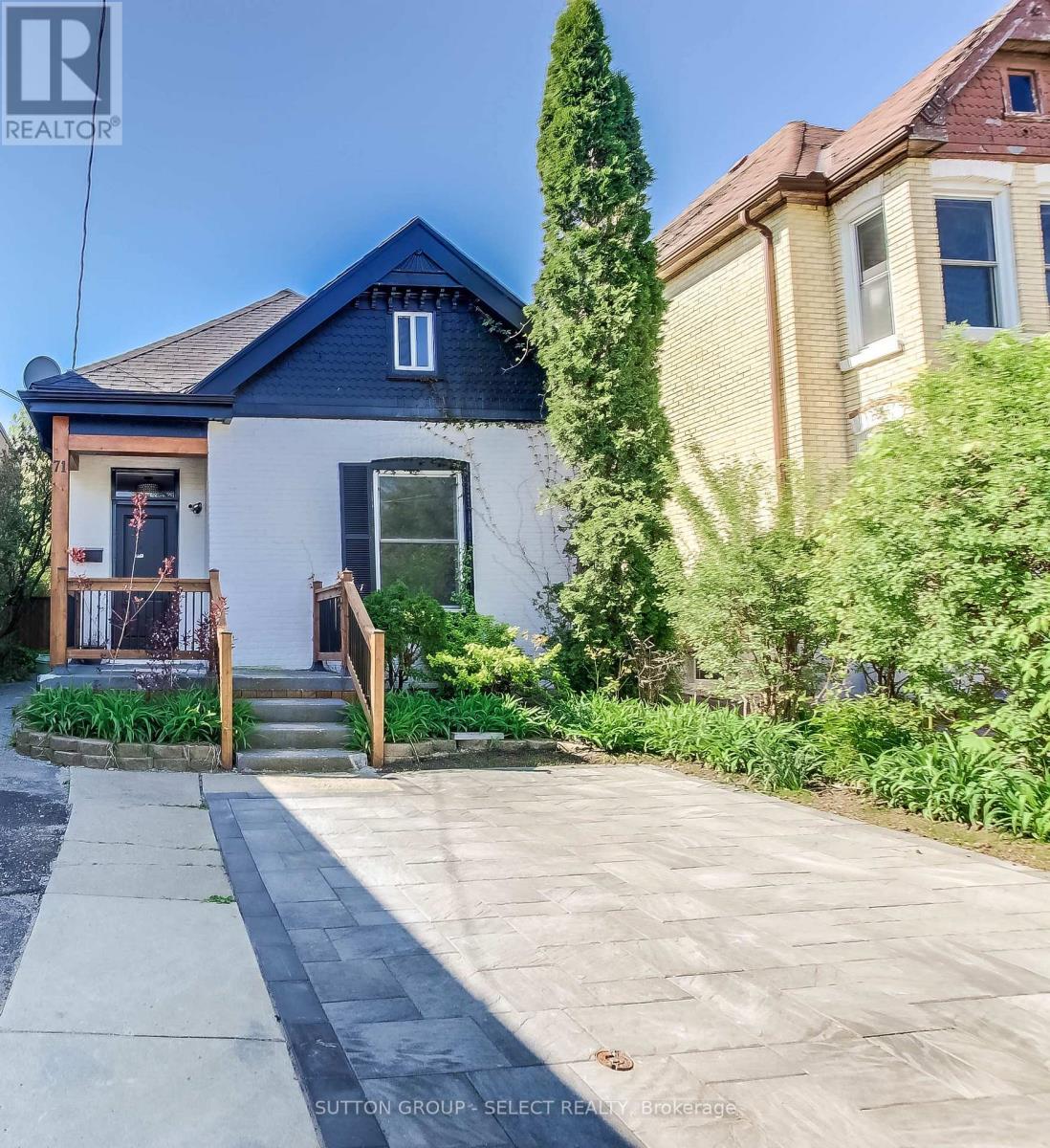 71 Briscoe Street E Property Photo 1