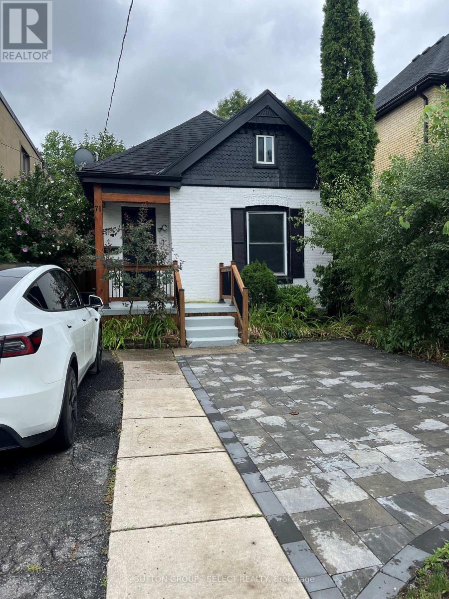 71 Briscoe Street E Property Photo 3