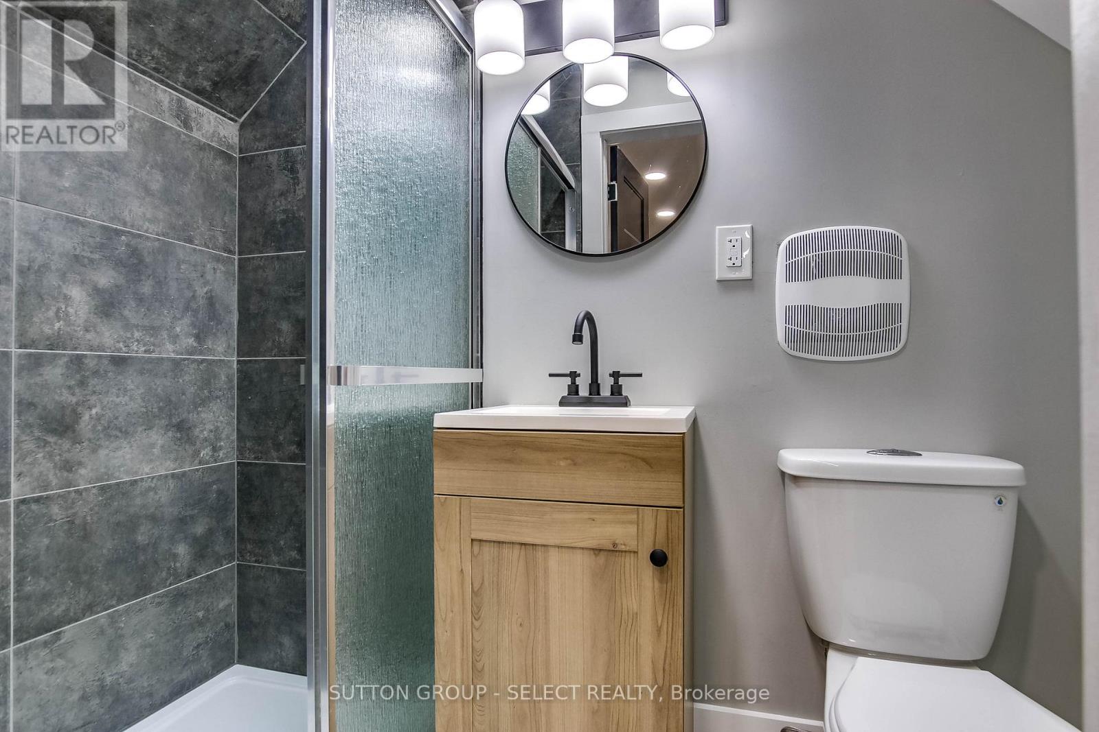 71 Briscoe Street E Property Photo 15
