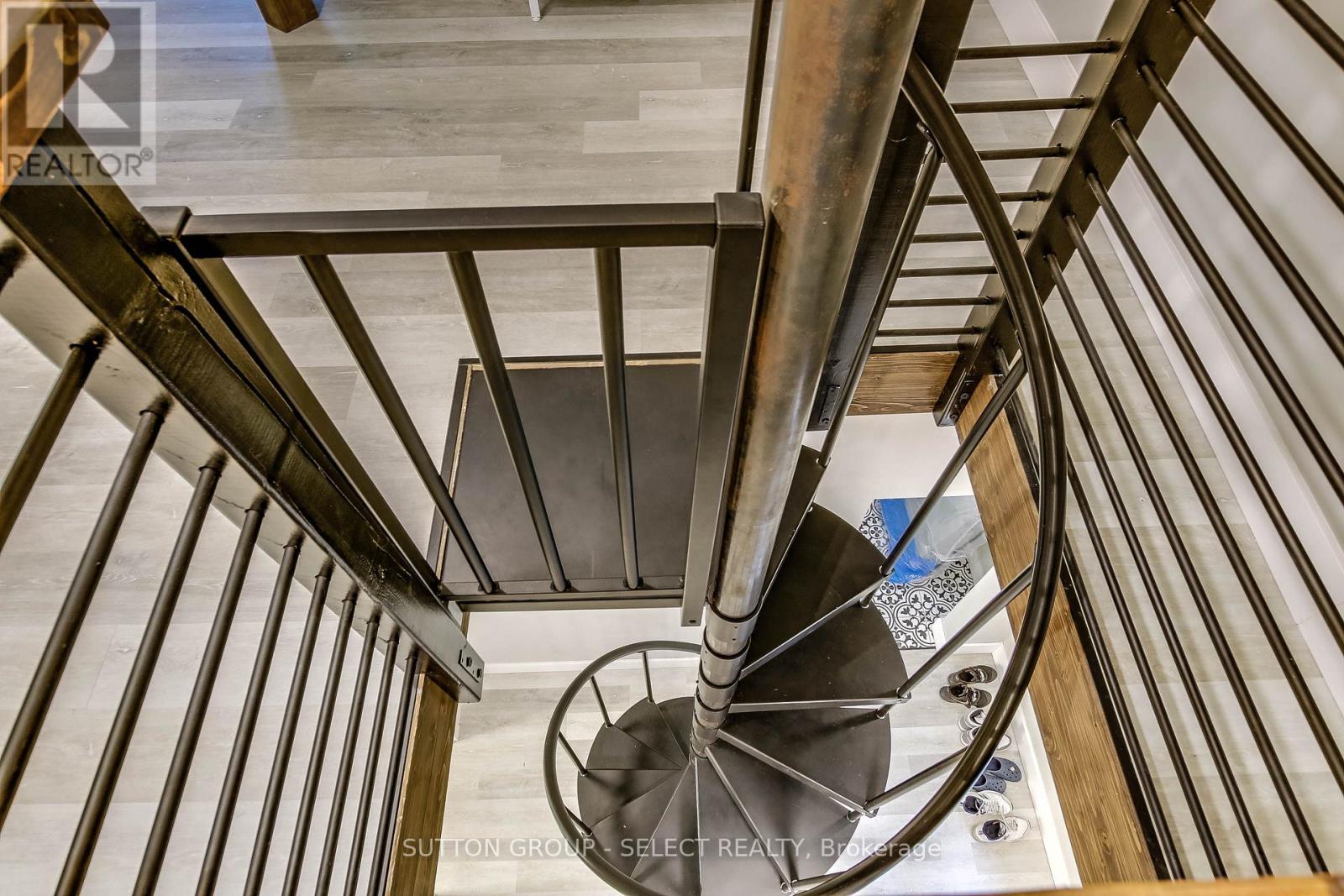 71 Briscoe Street E Property Photo 16
