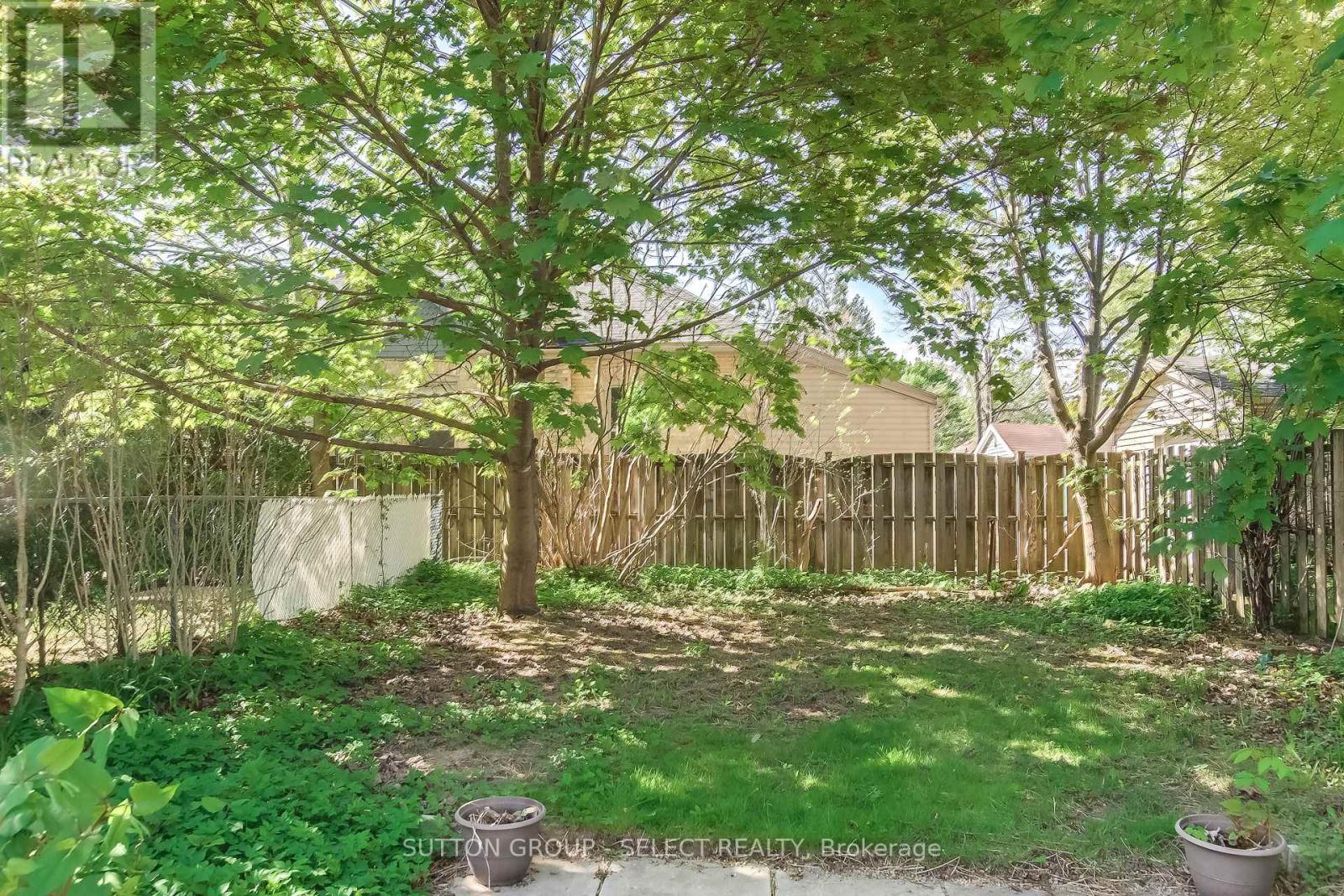 71 Briscoe Street E Property Photo 17