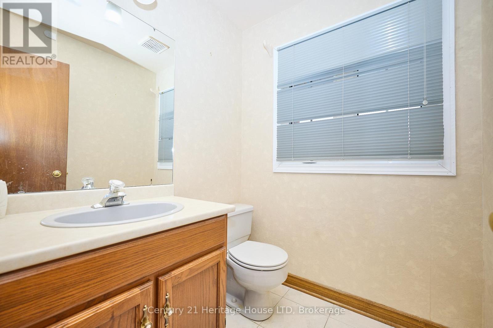 20 - 2720 Mewburn Road Property Photo 11
