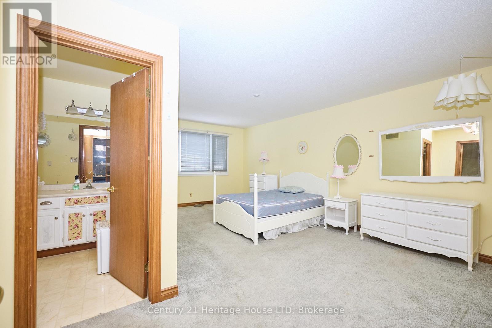 20 - 2720 Mewburn Road Property Photo 12