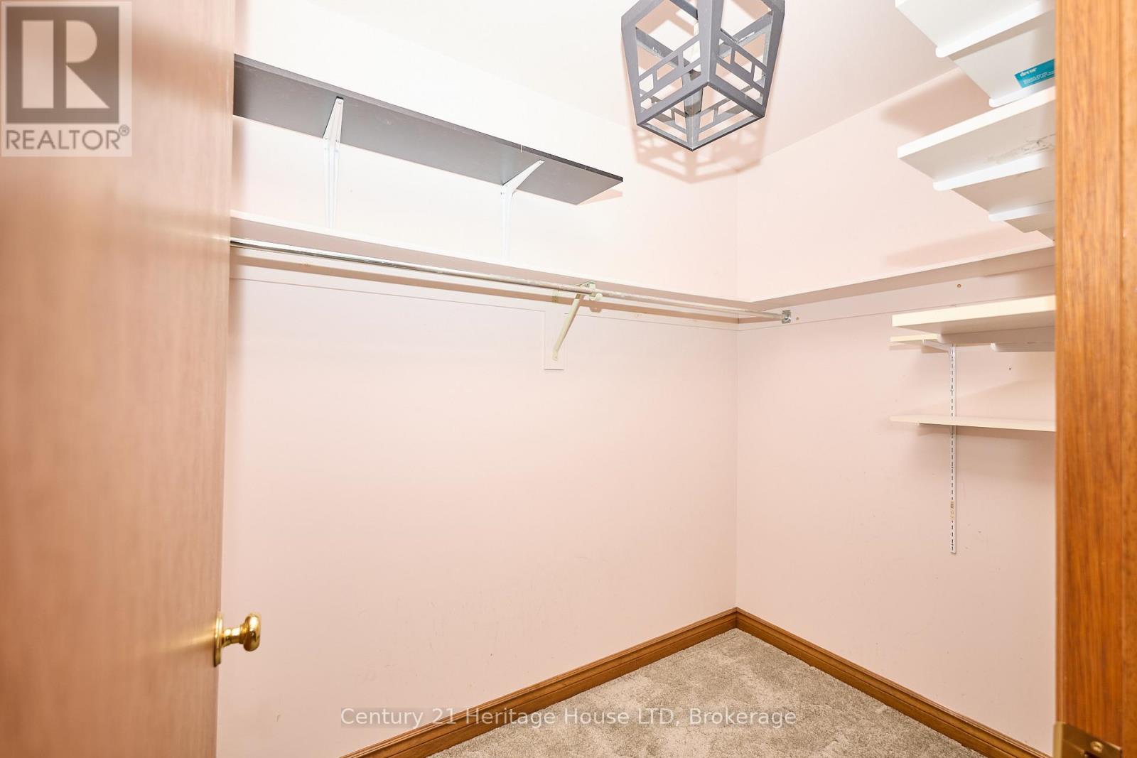 20 - 2720 Mewburn Road Property Photo 17
