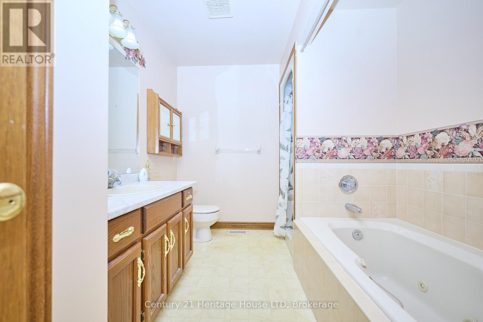 20 - 2720 Mewburn Road Property Photo 23