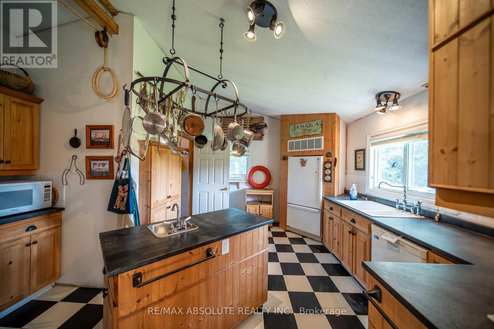 1543 Gagnon Road Property Photo 13