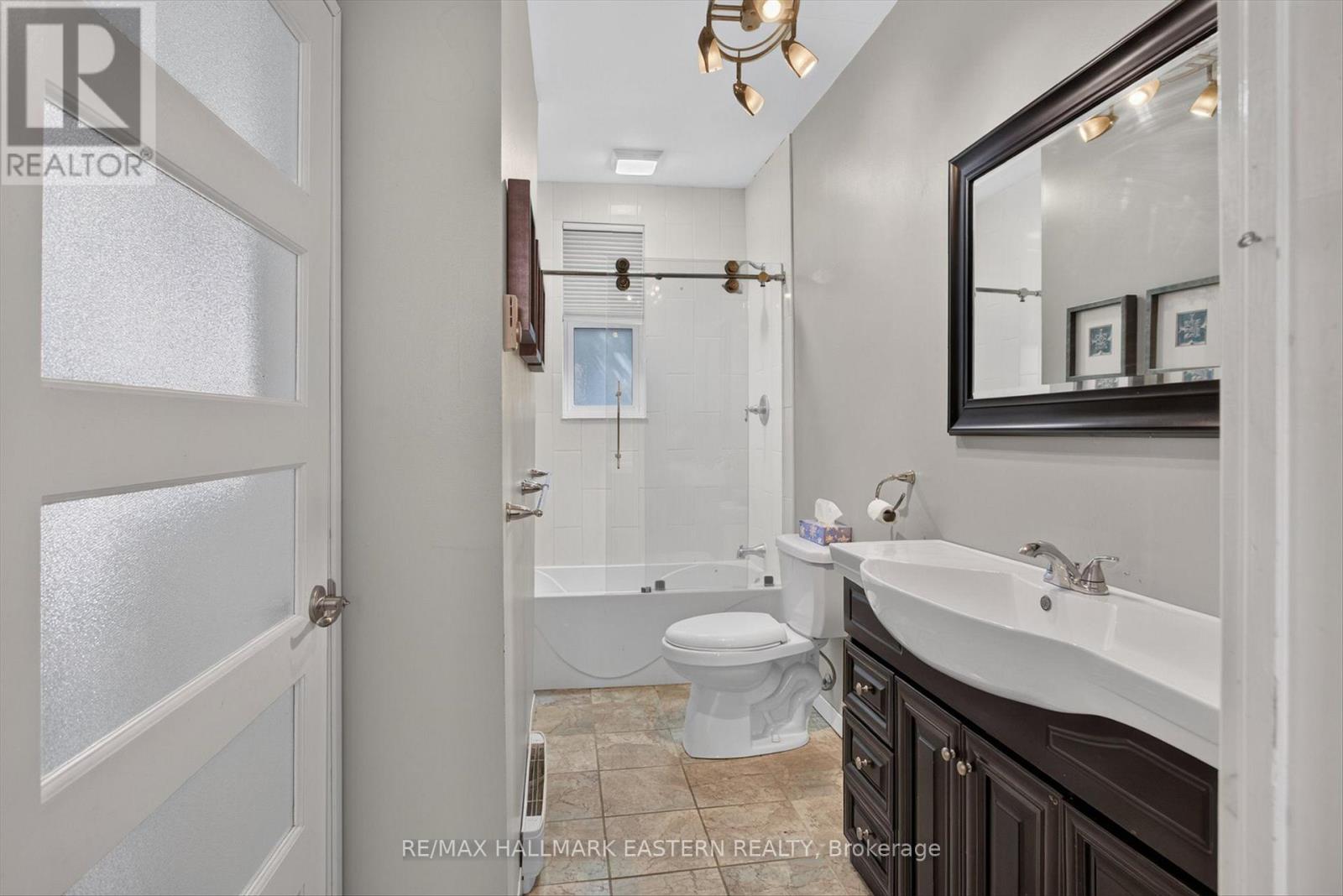 183 Aylmer Street N Property Photo 32