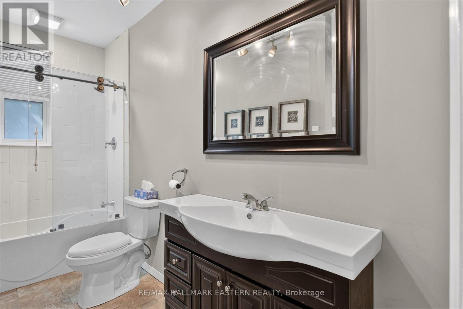 183 Aylmer Street N Property Photo 33
