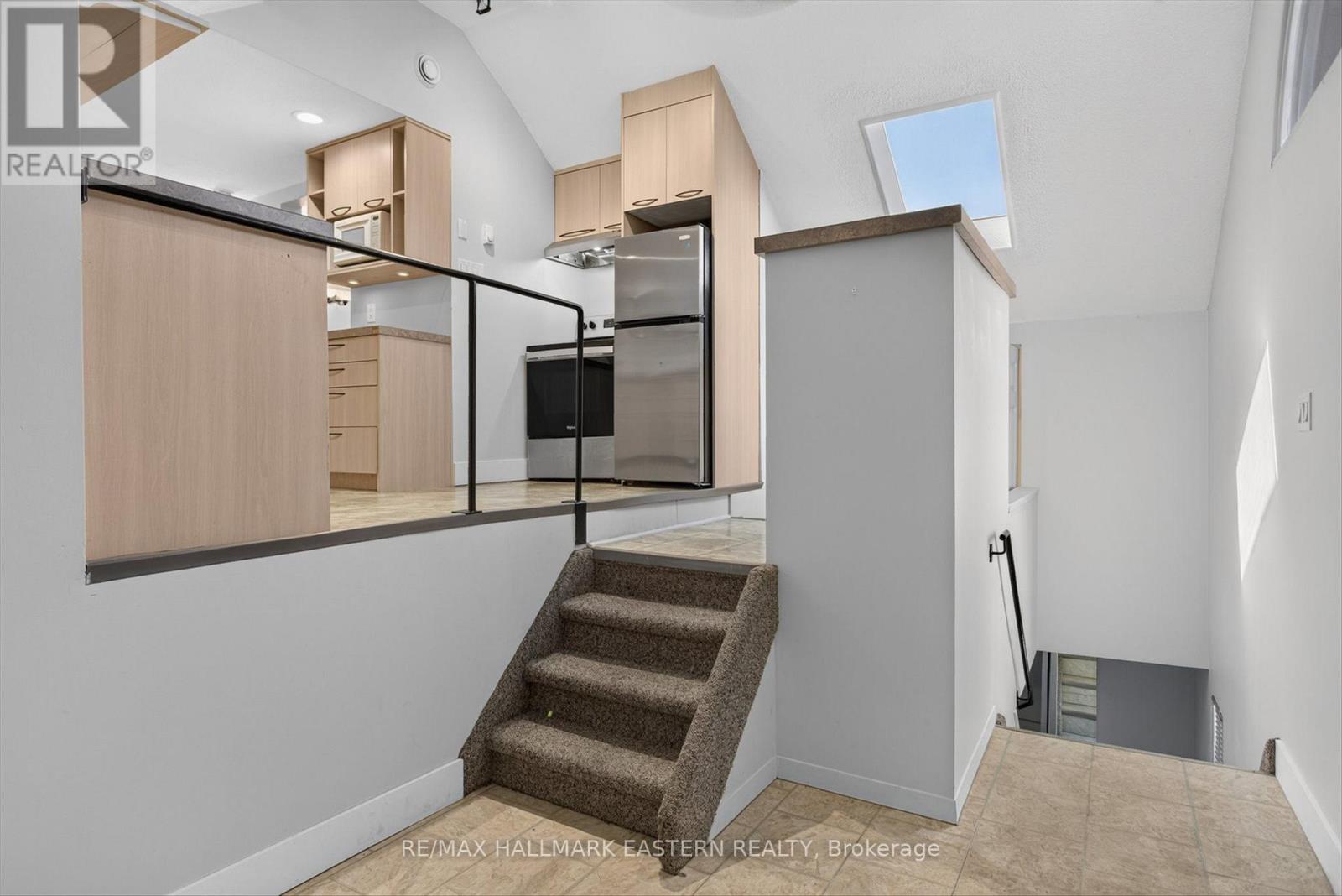 183 Aylmer Street N Property Photo 34