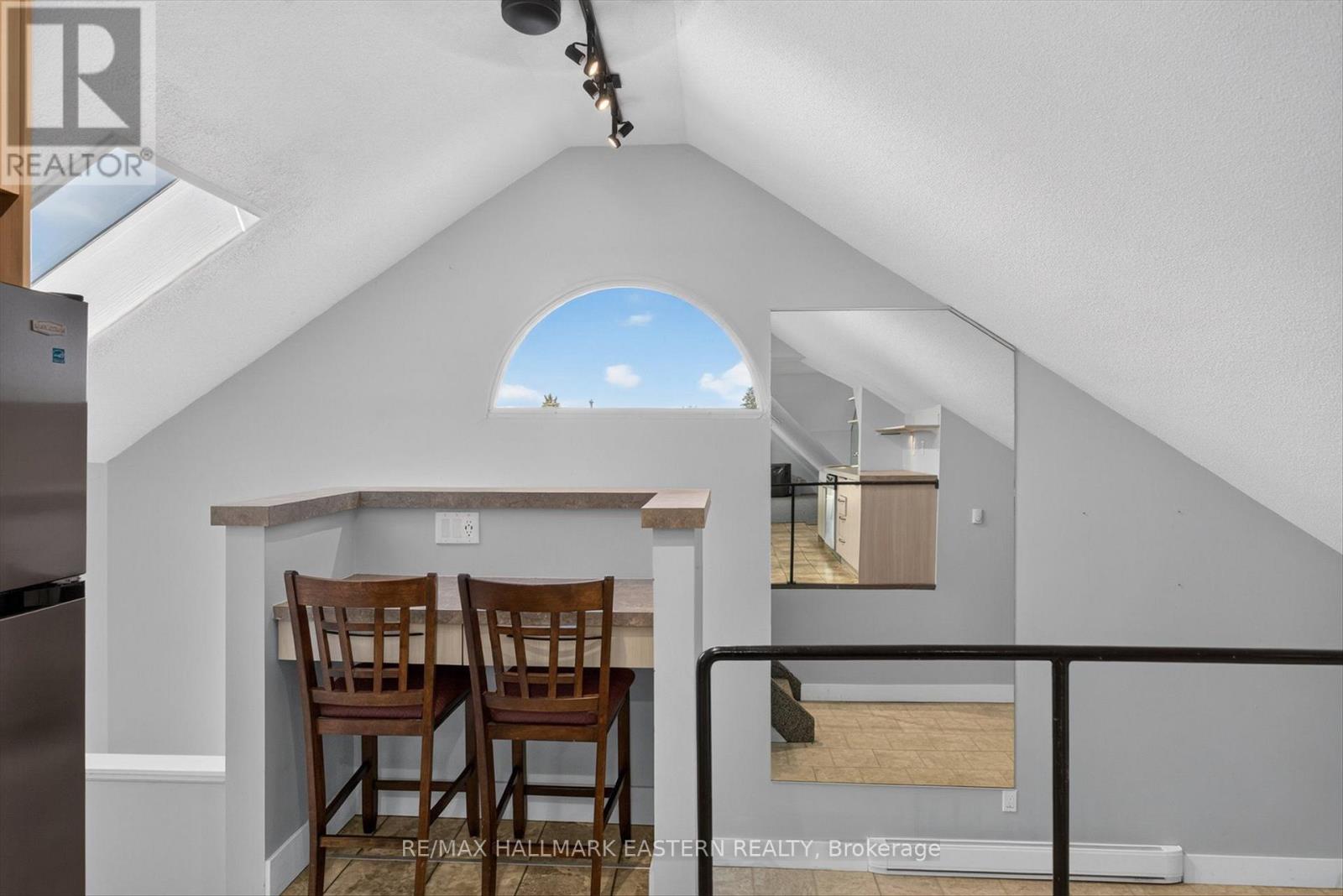 183 Aylmer Street N Property Photo 35