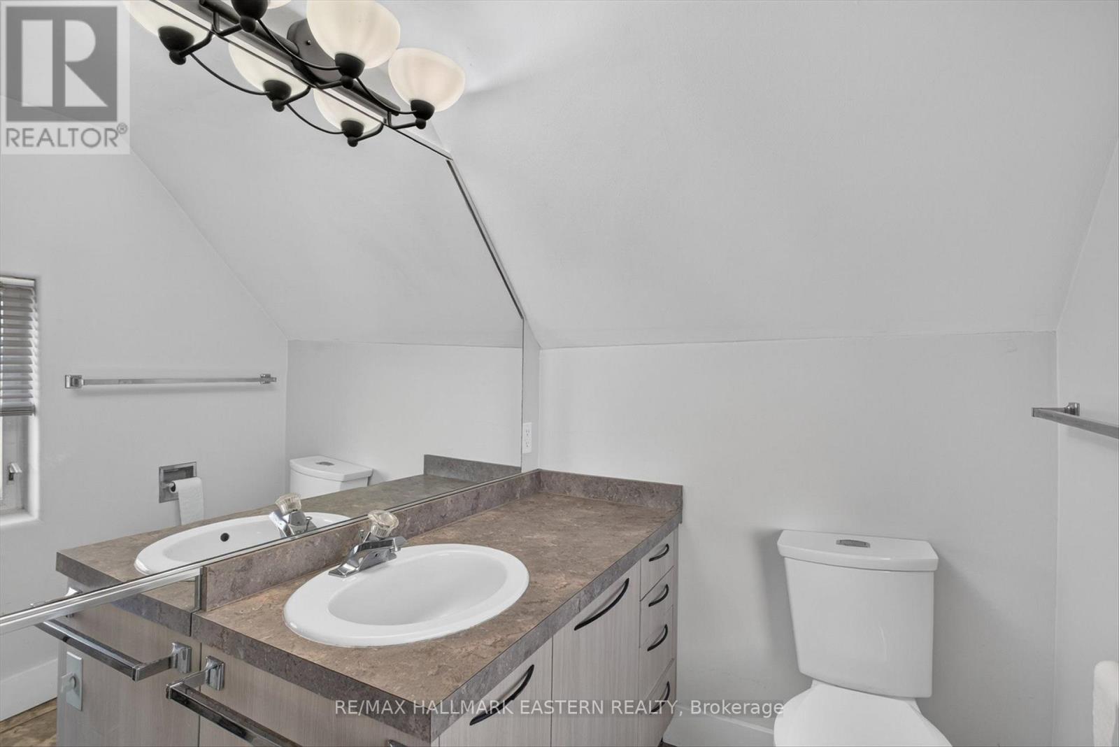 183 Aylmer Street N Property Photo 47