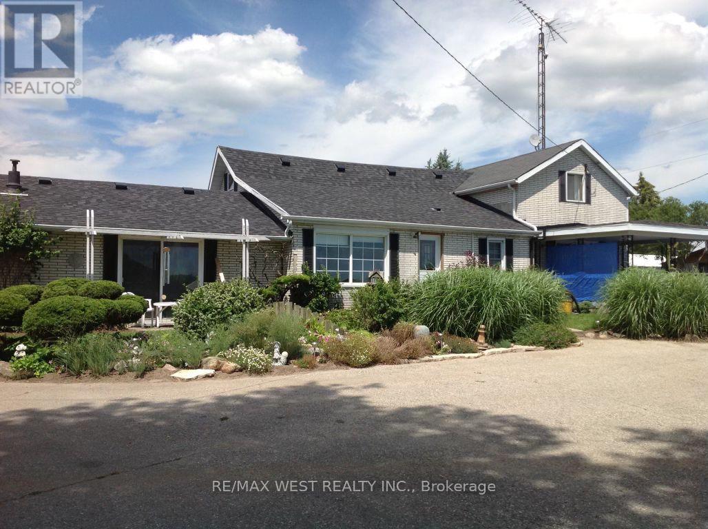 1632 Highway 3 Property Photo 3