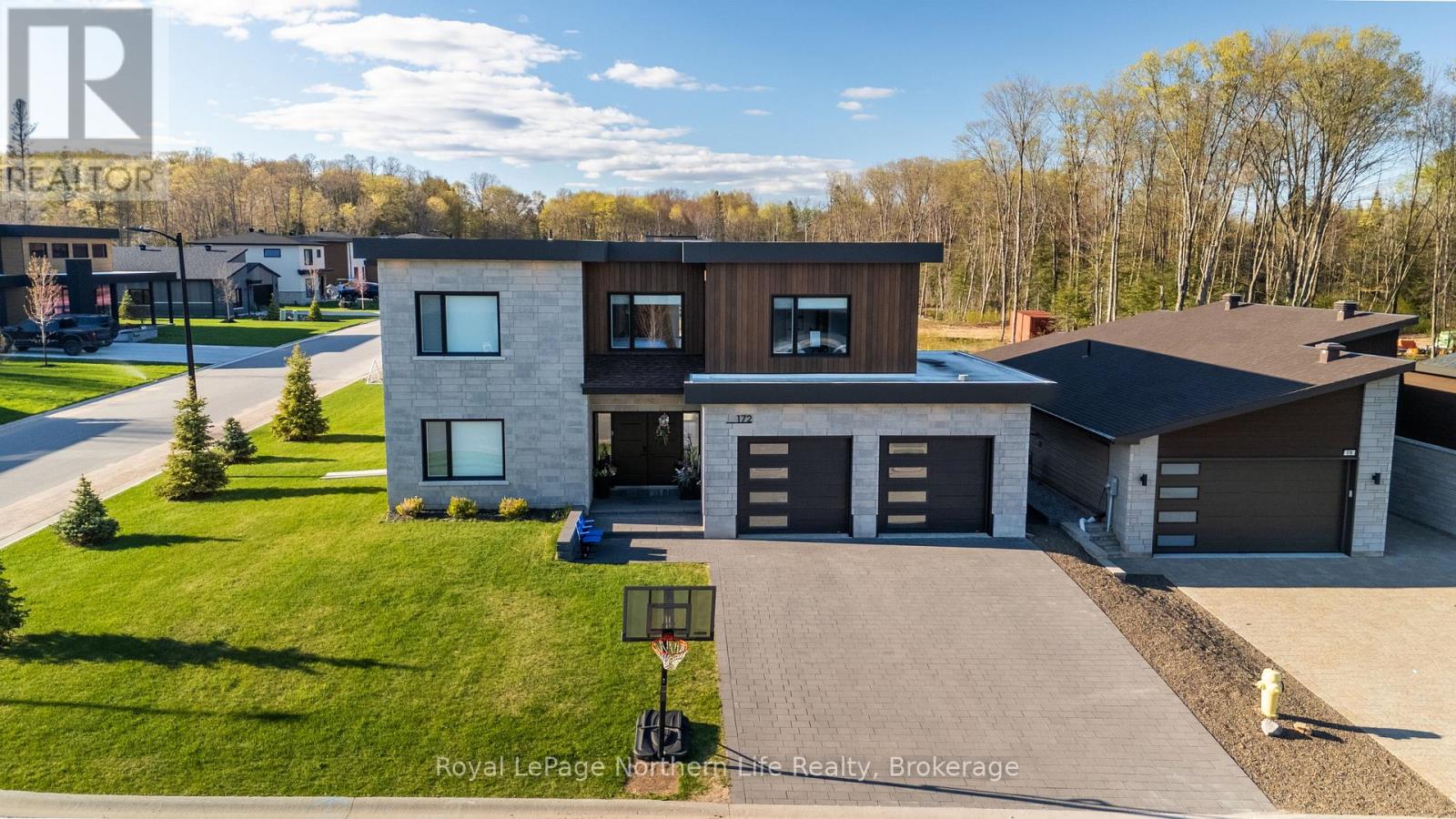 172 SUGARBUSH STREET Property Photo 1