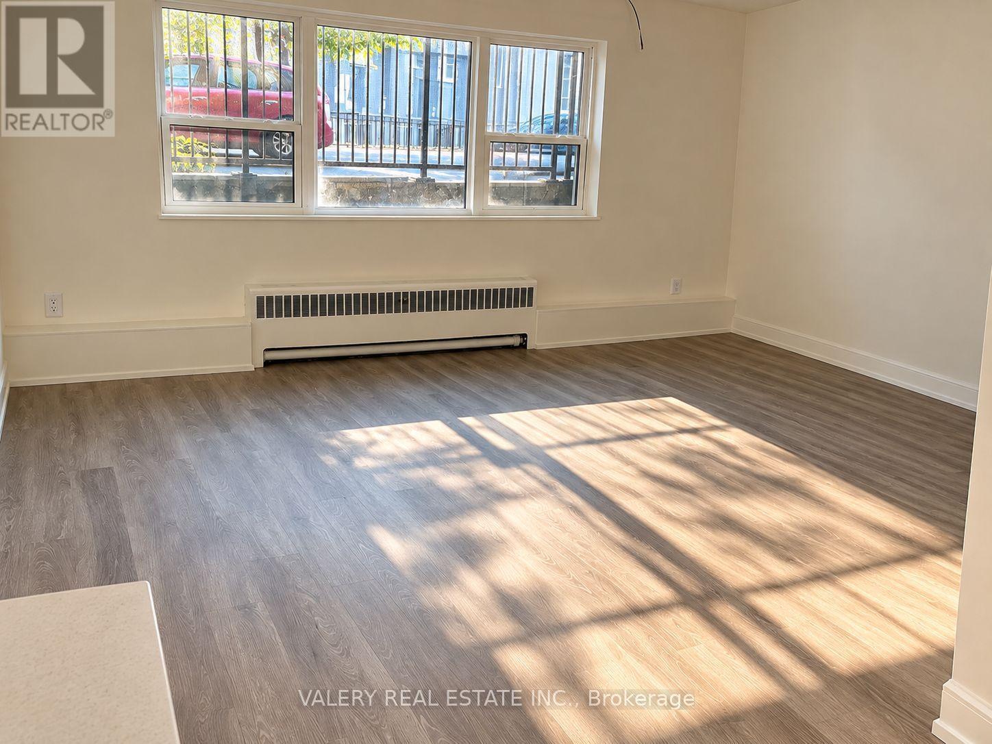 00f - 50 Selkirk Street Property Photo 6