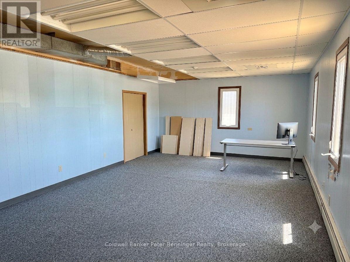 190 Elizabeth Street E Property Photo 8