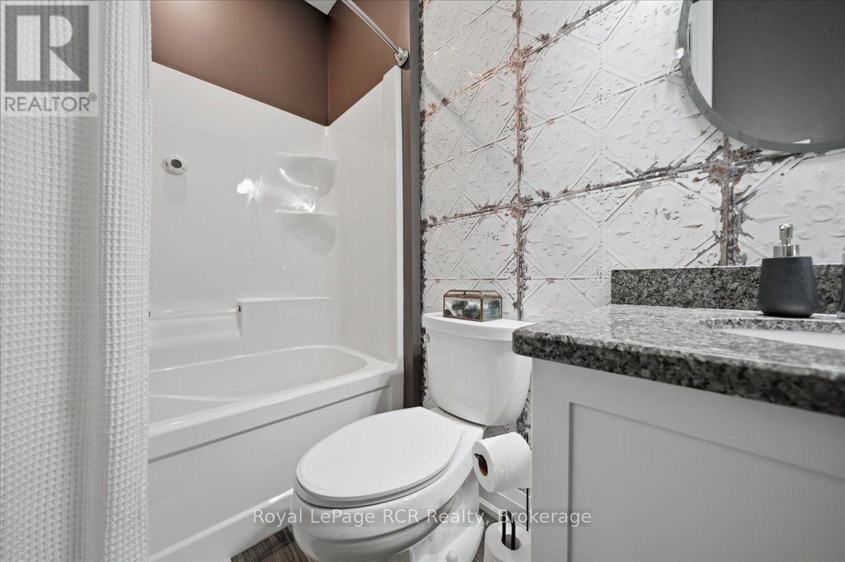 501 - 80 9th Street E Property Photo 7