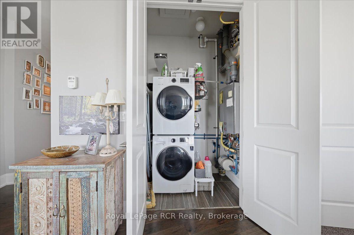 501 - 80 9th Street E Property Photo 28