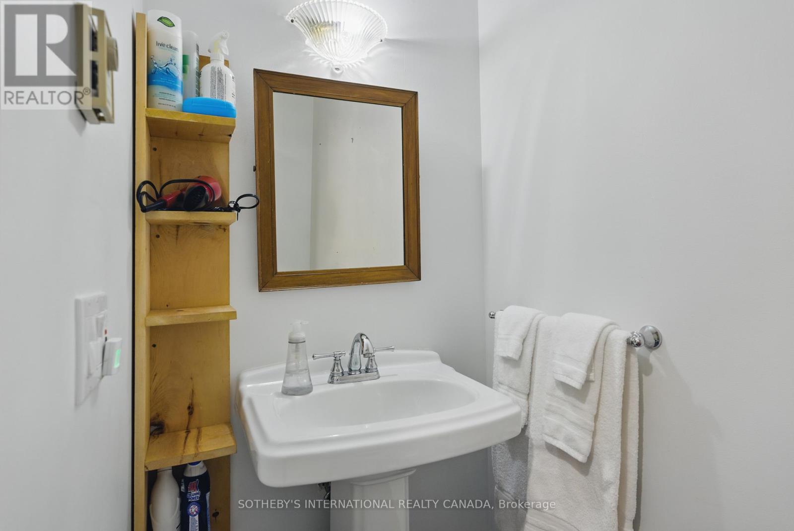 1074 Cooks Road Property Photo 7