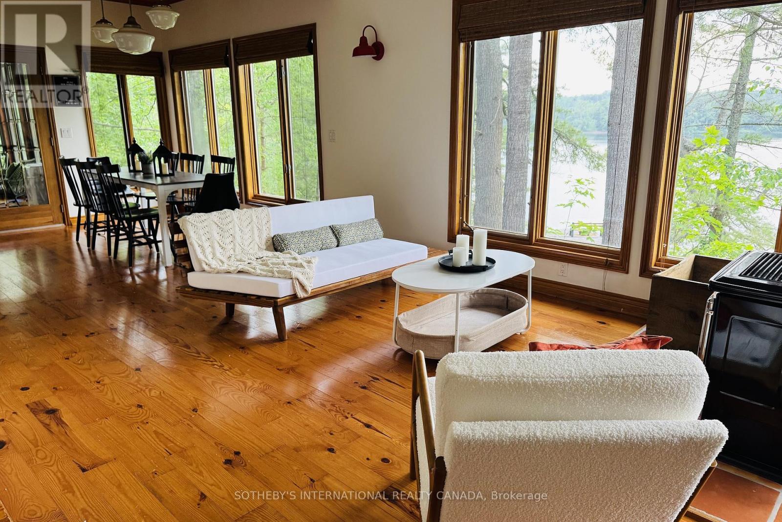 1074 Cooks Road Property Photo 11