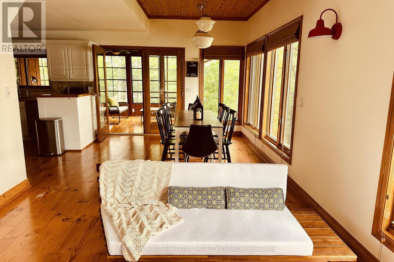 1074 Cooks Road Property Photo 13