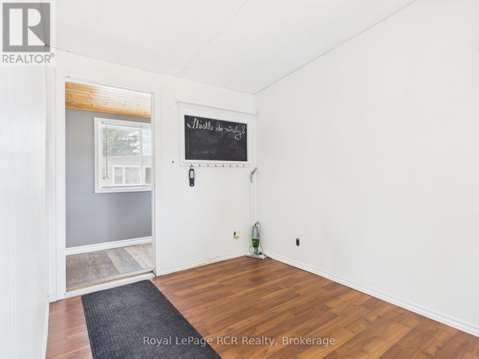 56 Sussex Square Property Photo 8
