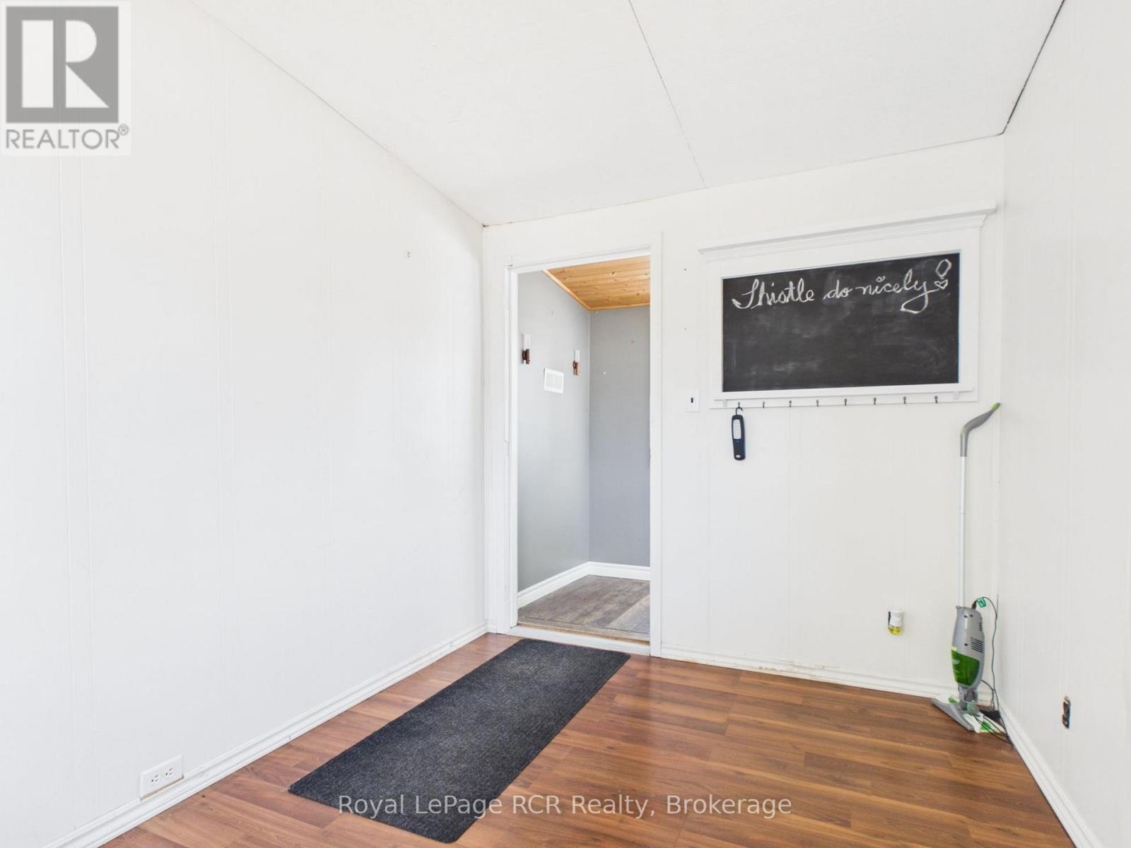 56 Sussex Square Property Photo 9