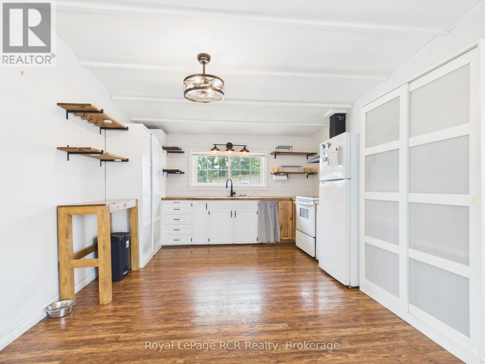 56 Sussex Square Property Photo 11