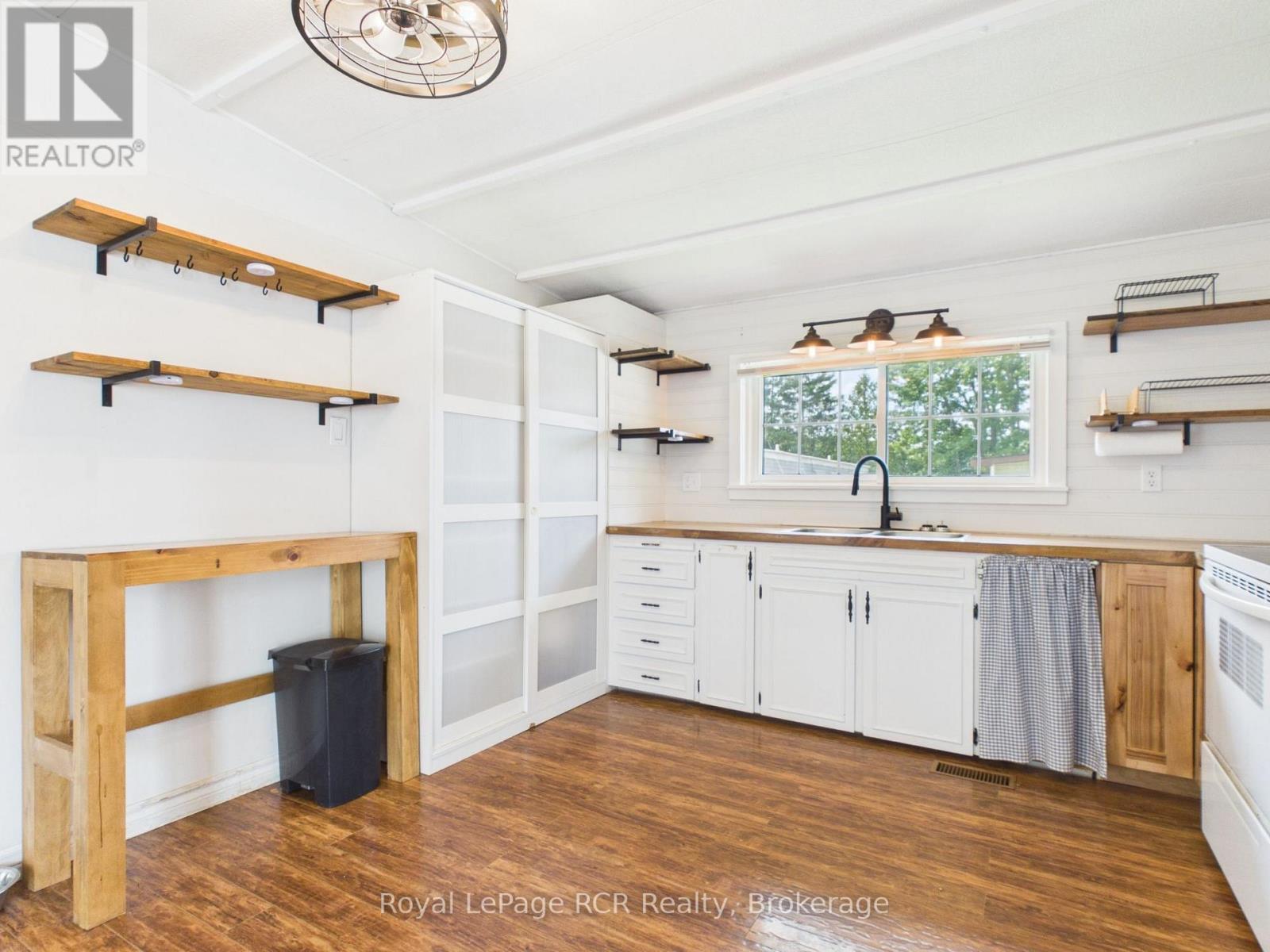 56 Sussex Square Property Photo 12