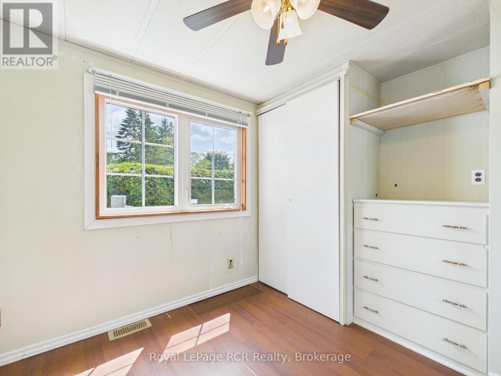 56 Sussex Square Property Photo 19