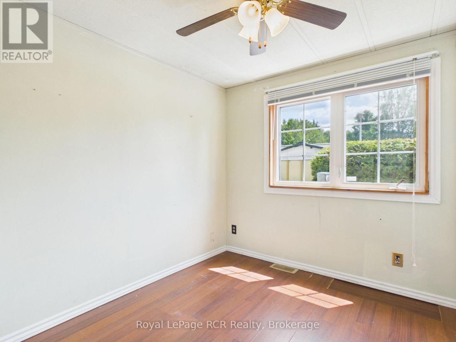 56 Sussex Square Property Photo 20