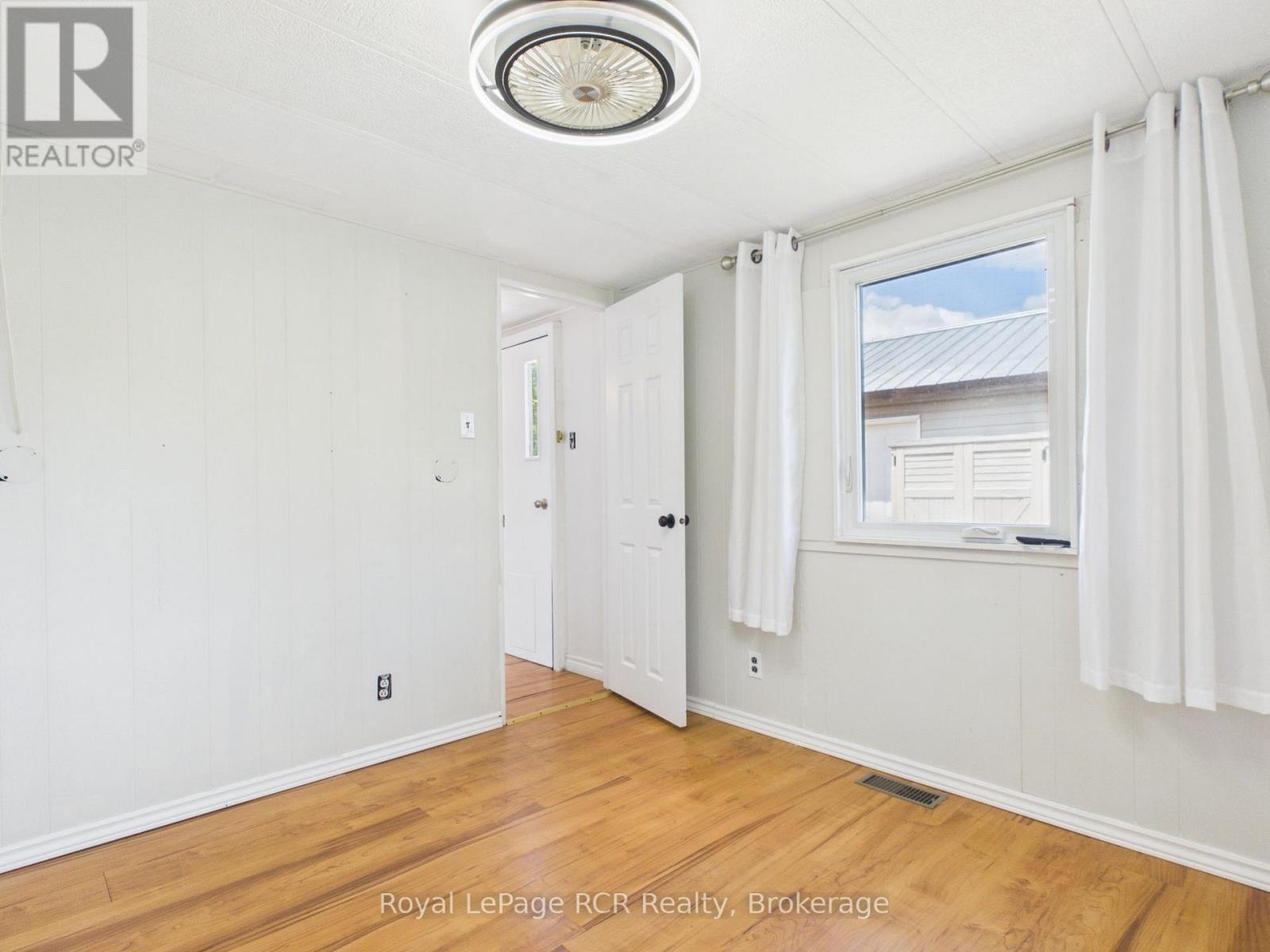 56 Sussex Square Property Photo 25