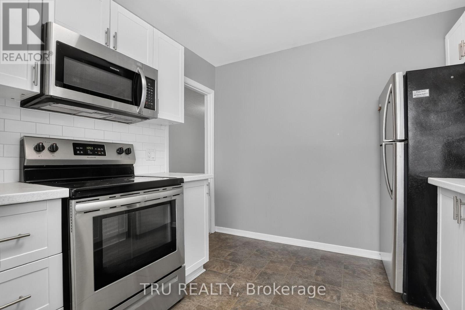 A - 2428 Iris Street Property Photo 16