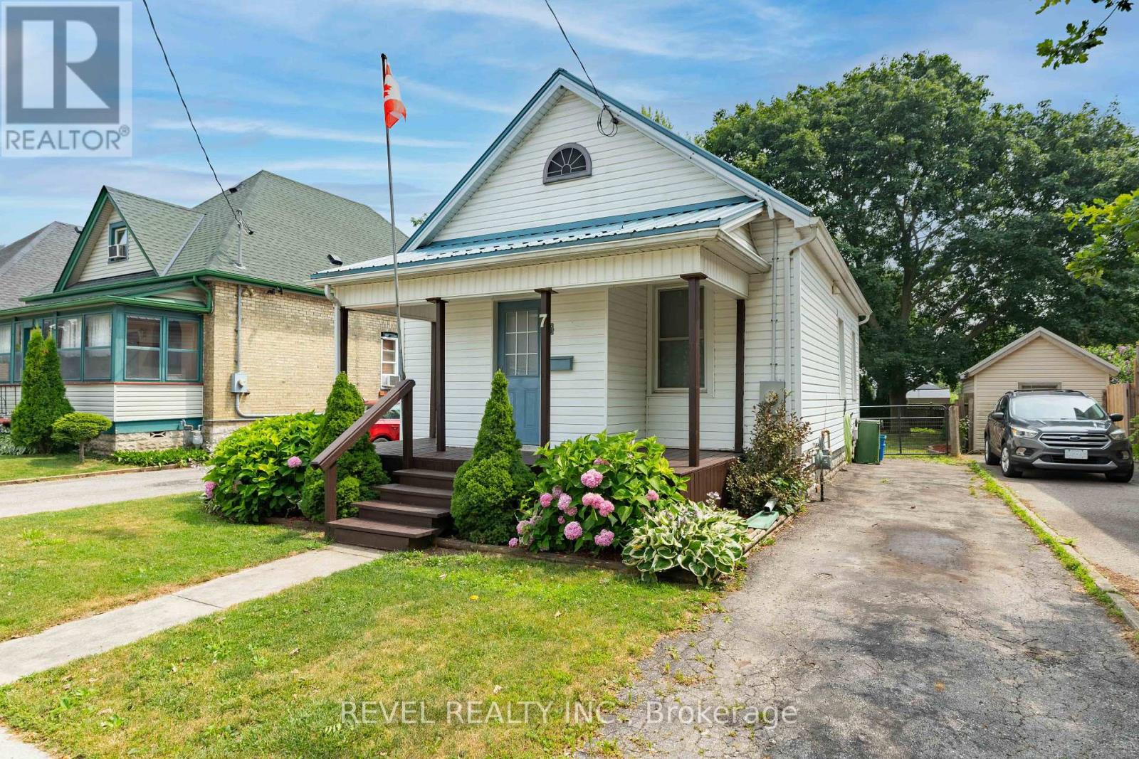 7 MAPLE STREET