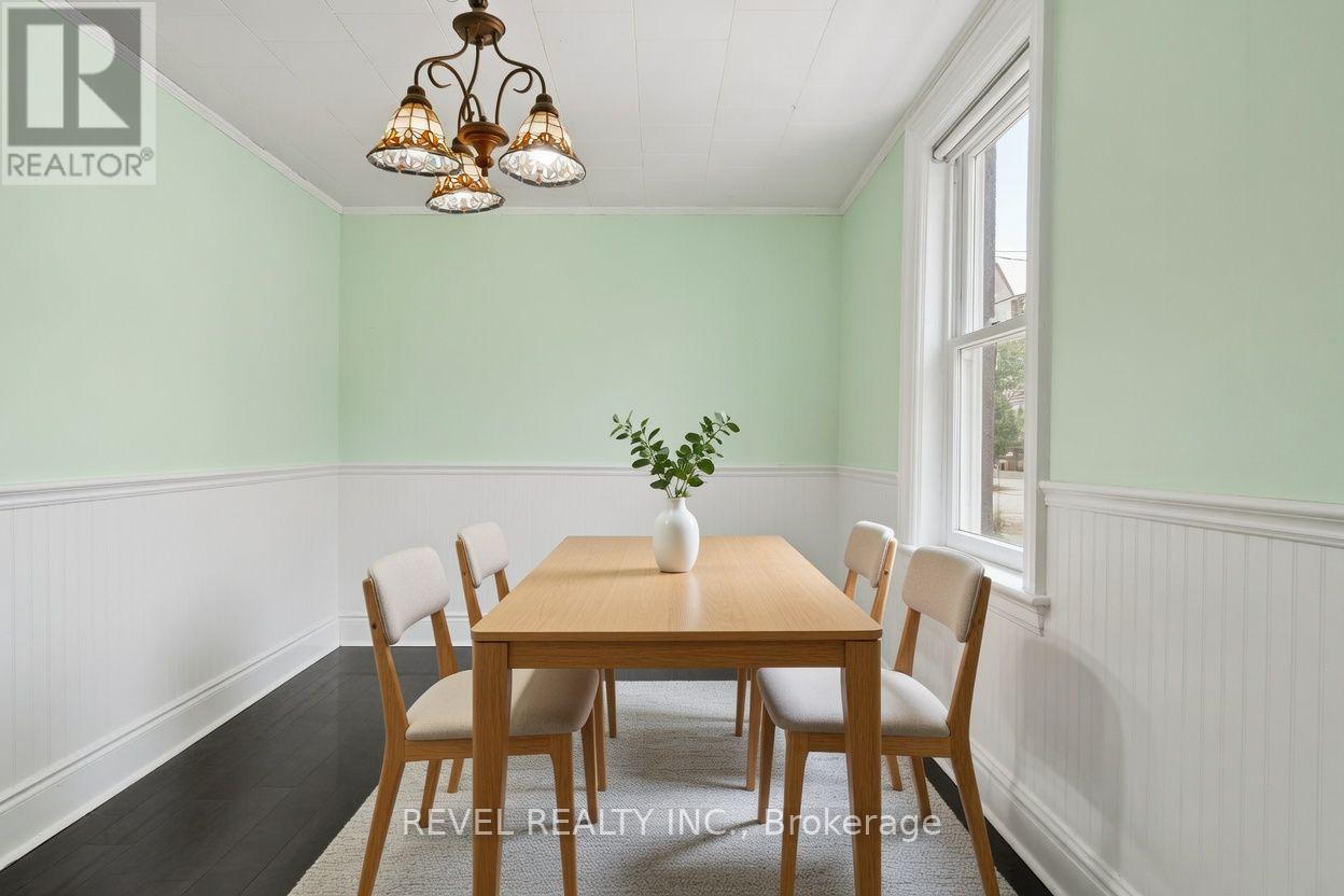 7 Maple Street Property Photo 8