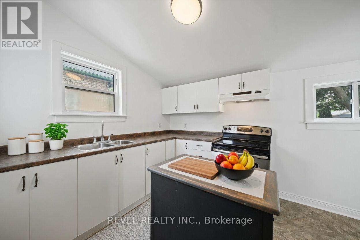 7 Maple Street Property Photo 17