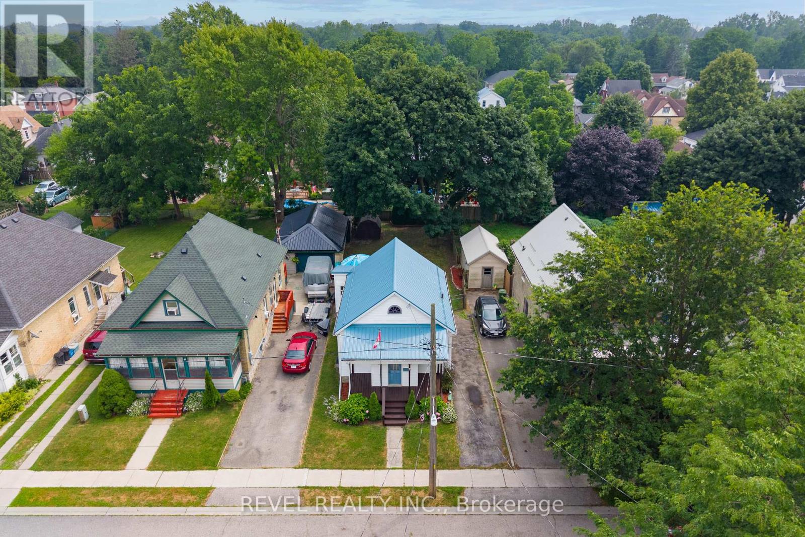 7 Maple Street Property Photo 28