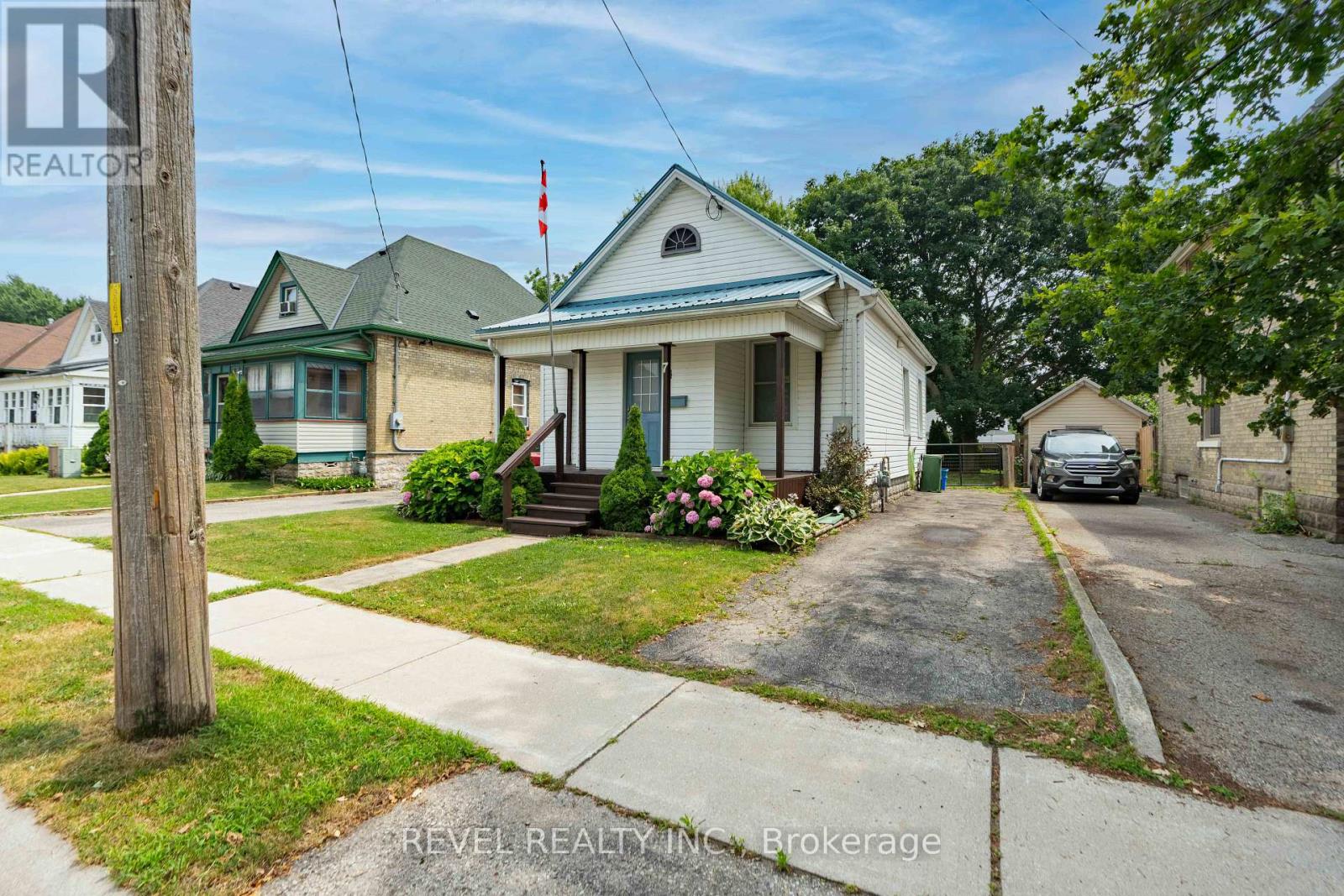 7 Maple Street Property Photo 30