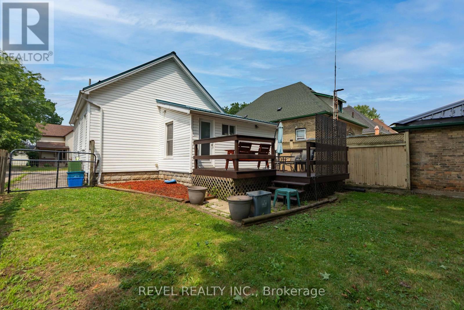 7 Maple Street Property Photo 33
