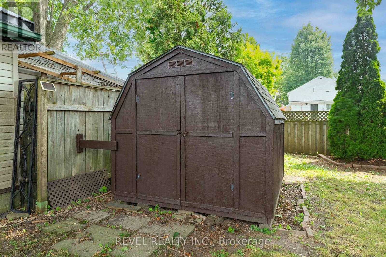 7 Maple Street Property Photo 37