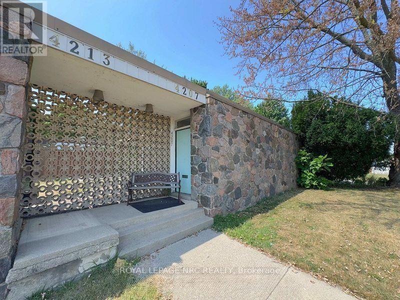 4213/4207 4213/4207 Drummond Road Property Photo 4