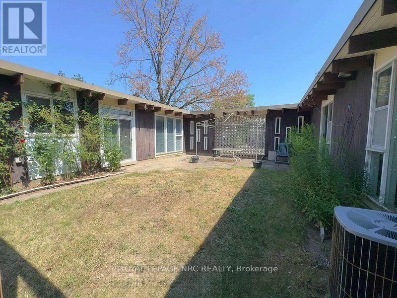 4213/4207 4213/4207 Drummond Road Property Photo 11