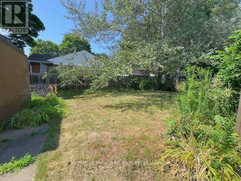 4213/4207 4213/4207 Drummond Road Property Photo 12