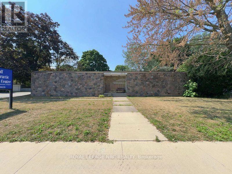 4213/4207 4213/4207 Drummond Road Property Photo 14