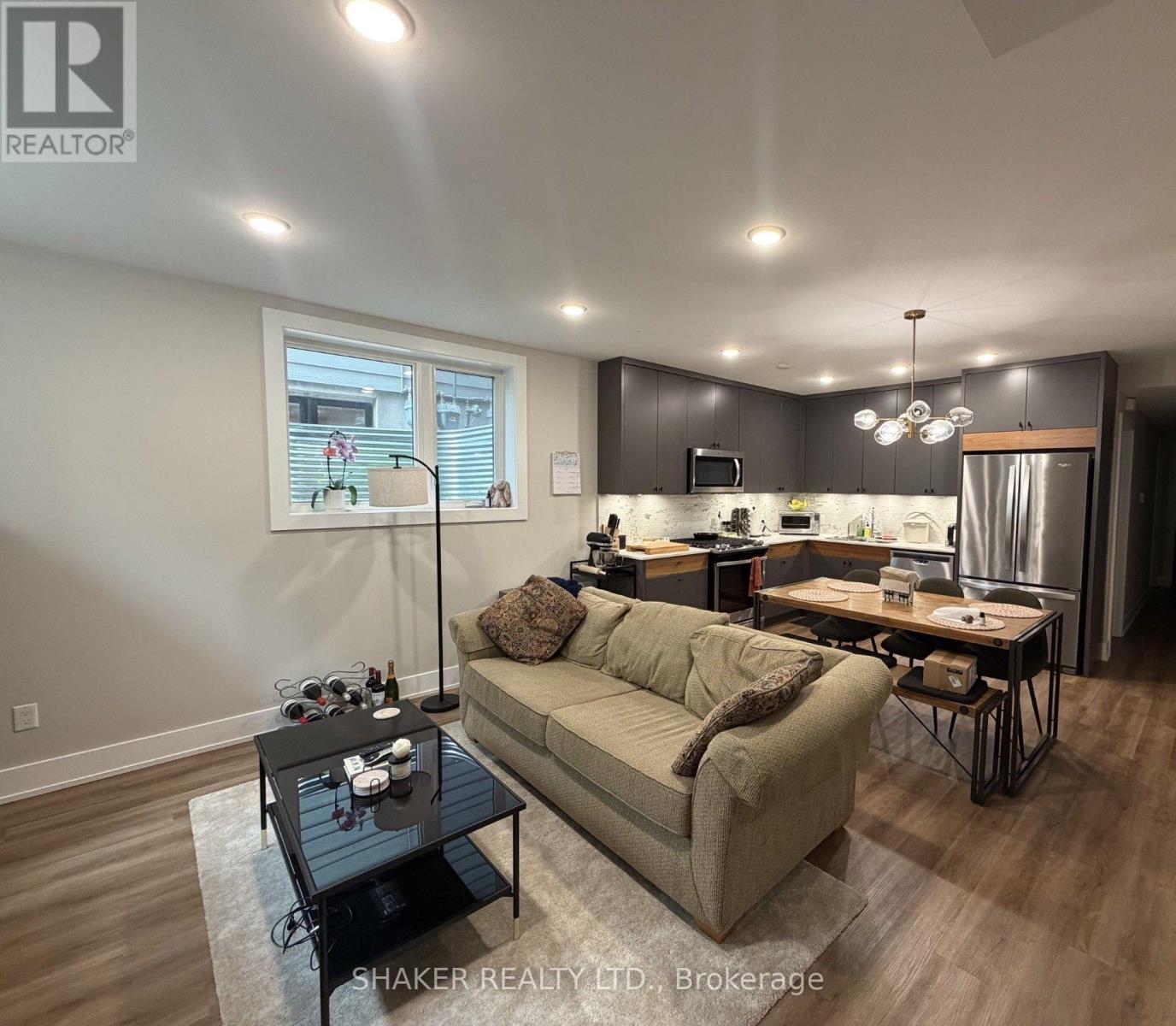 B - 304 Elmgrove Avenue Property Photo 3