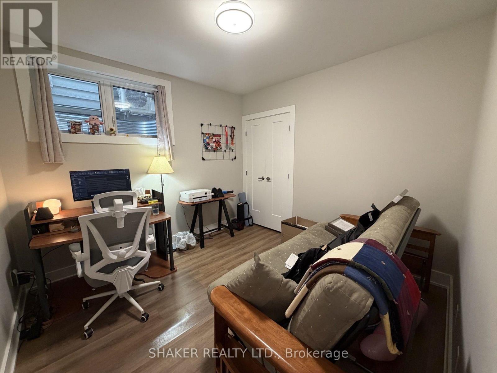 B - 304 Elmgrove Avenue Property Photo 10