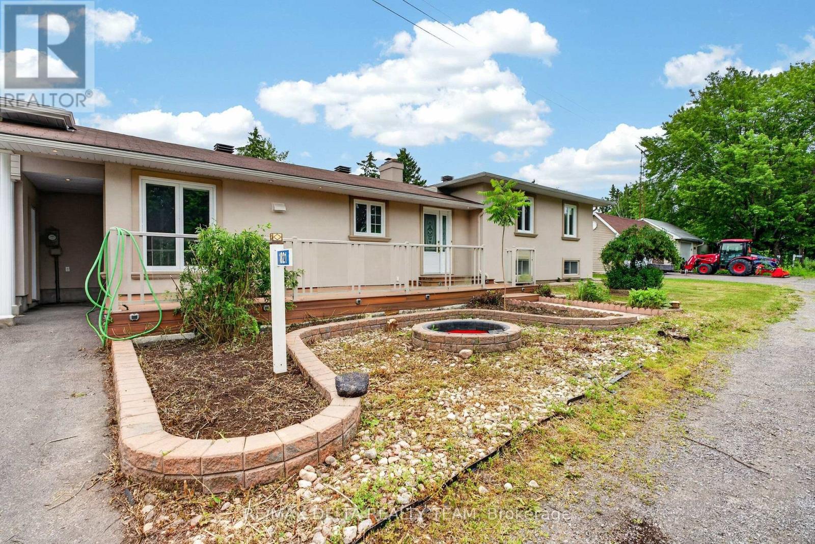 1821 Ch Bercier Road Property Photo 12