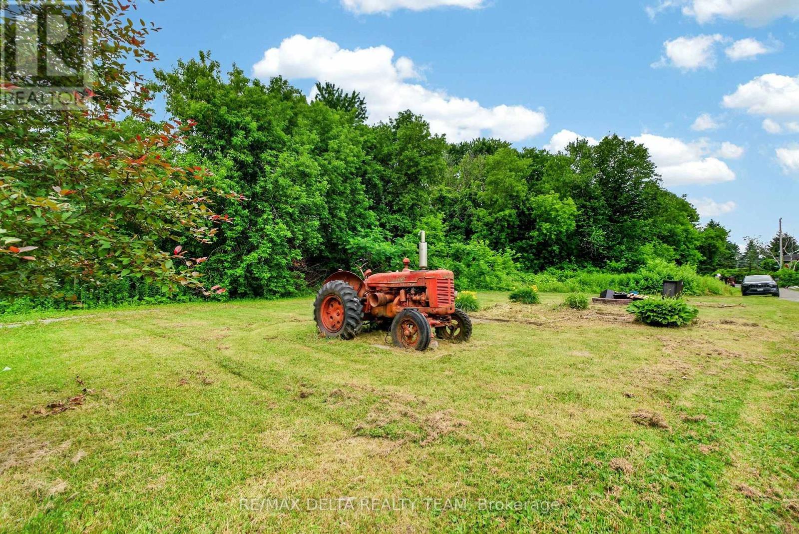 1821 Ch Bercier Road Property Photo 15